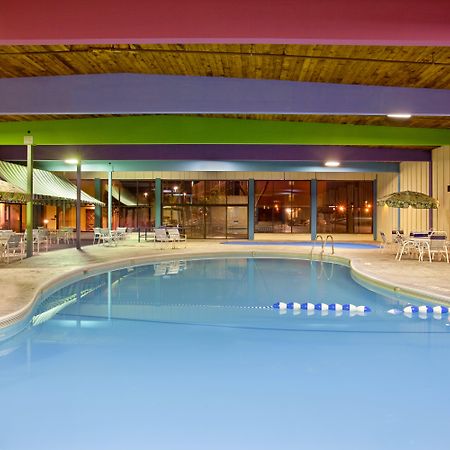 Holiday Inn Rockford By Ihg Buitenkant foto