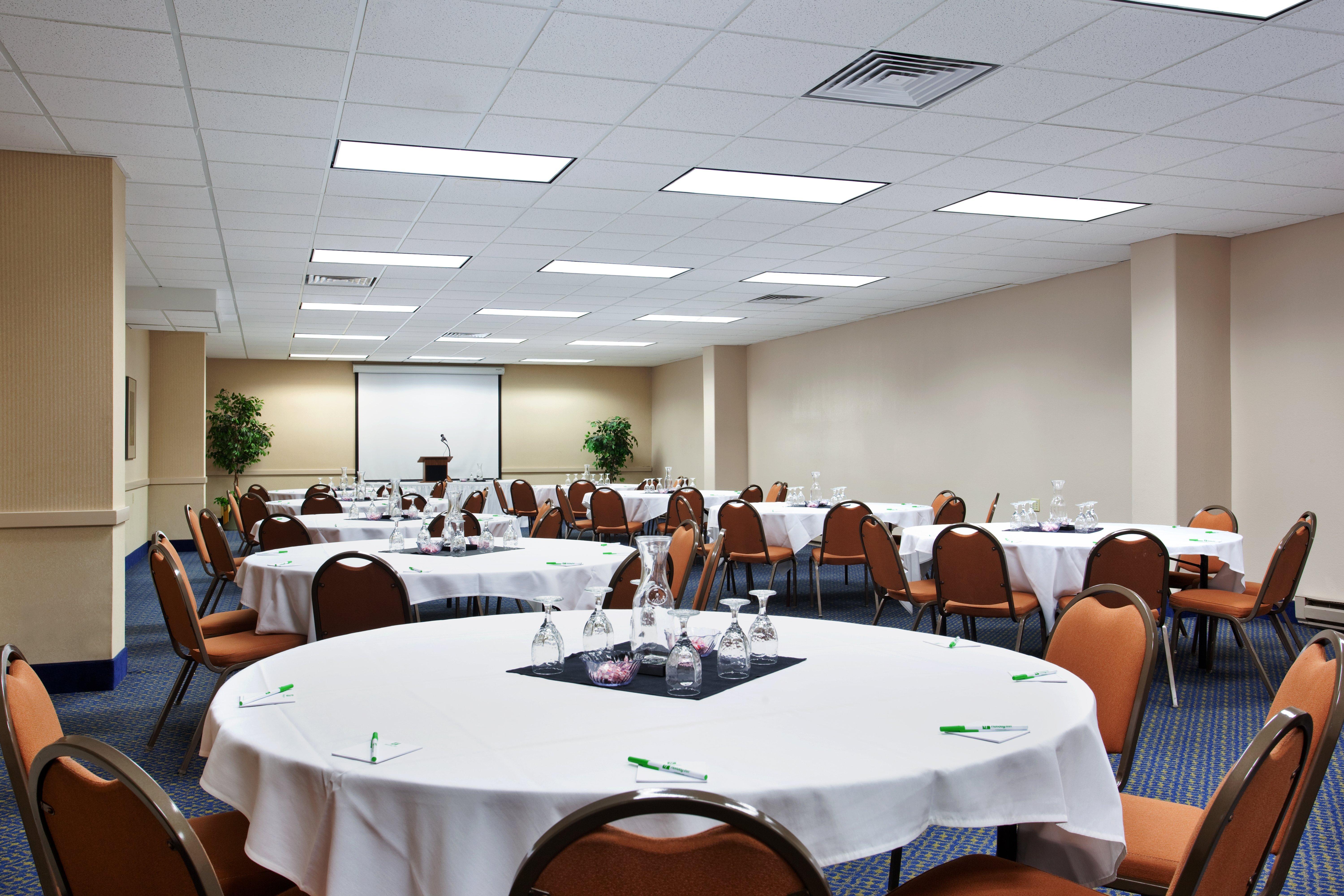 Holiday Inn Rockford By Ihg Buitenkant foto