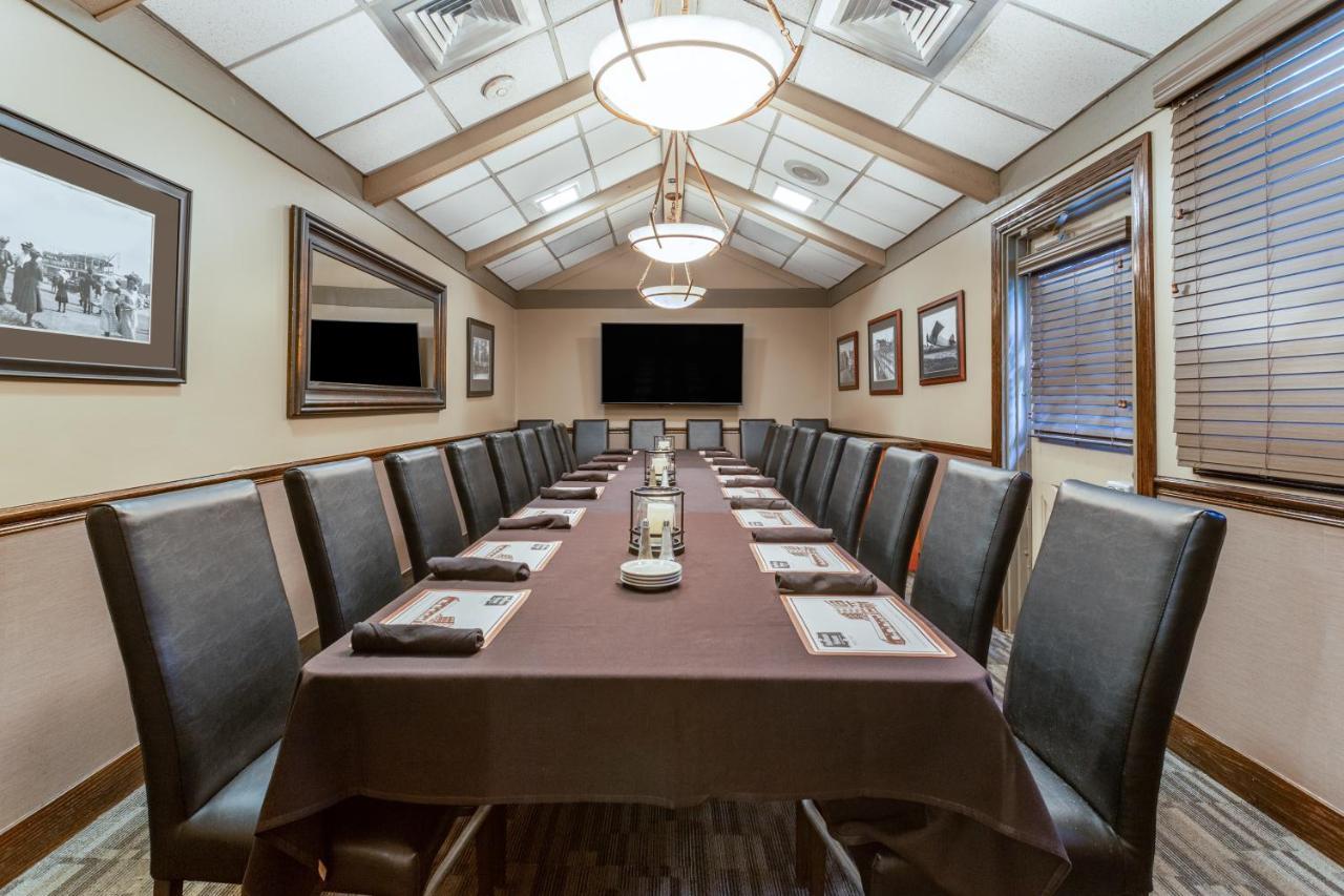 Holiday Inn Rockford By Ihg Buitenkant foto